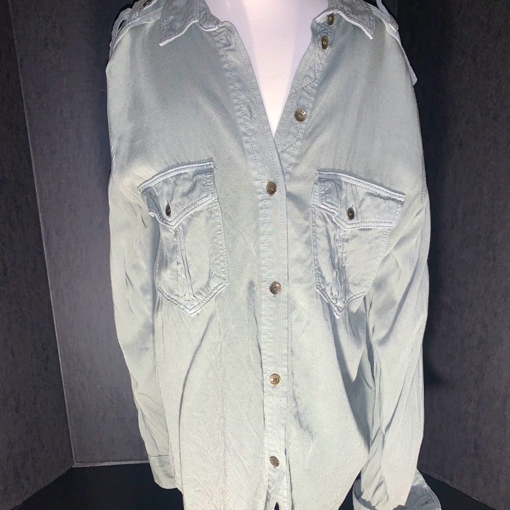 American Eagle Outfitters Boyfriend Fit Shirt